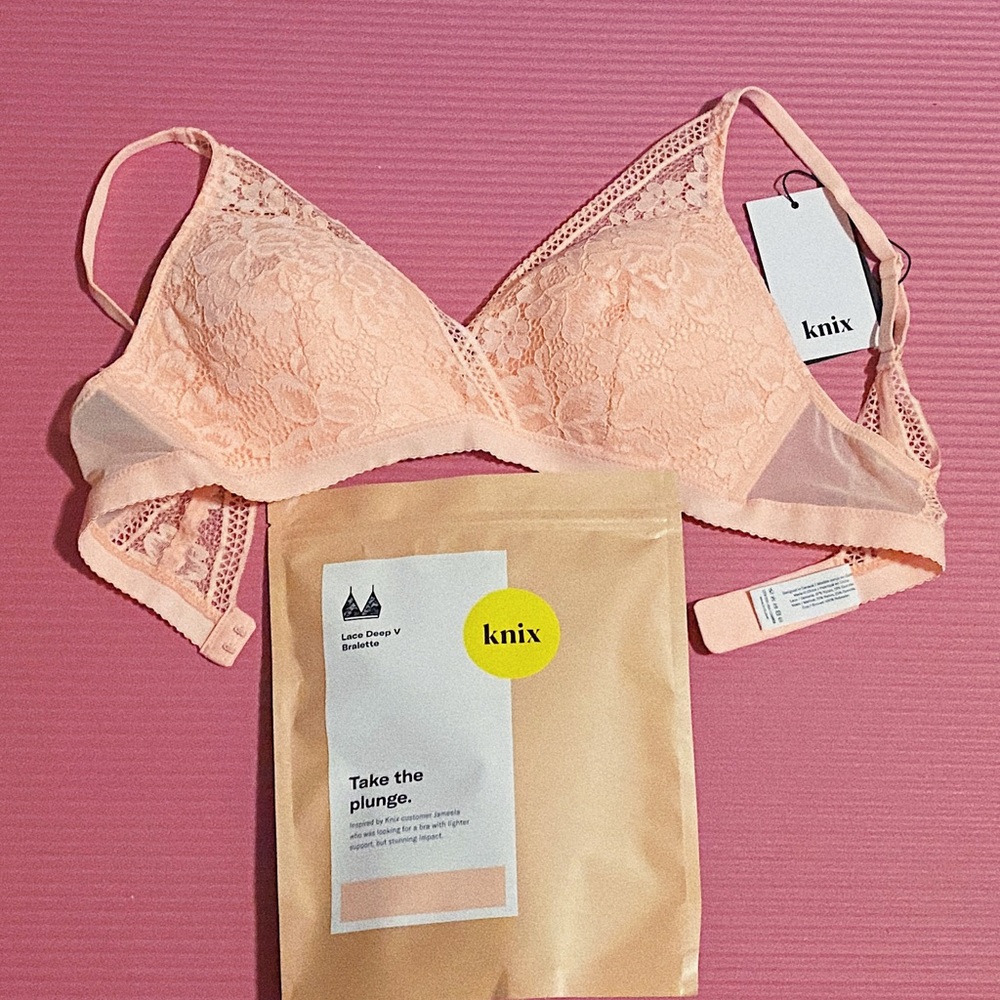 BNWT Knix Deep V Lace bralette size medium